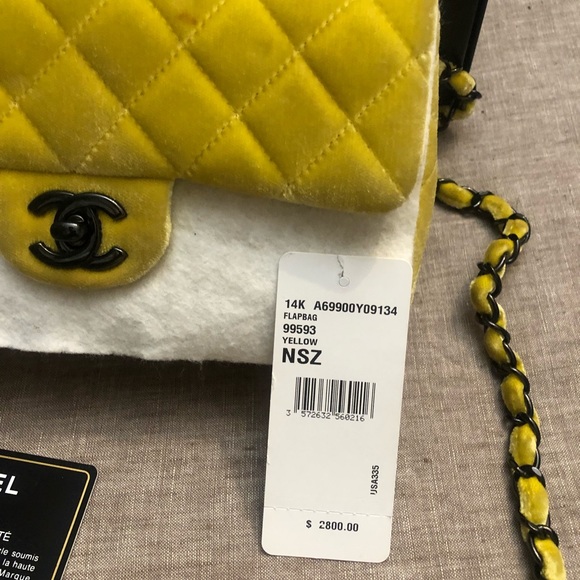 Sold sold don’t buy Chanel Yellow Velvet Classic - Picture 2 of 10